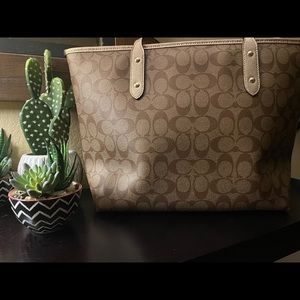 Authentic Coach Zip tote